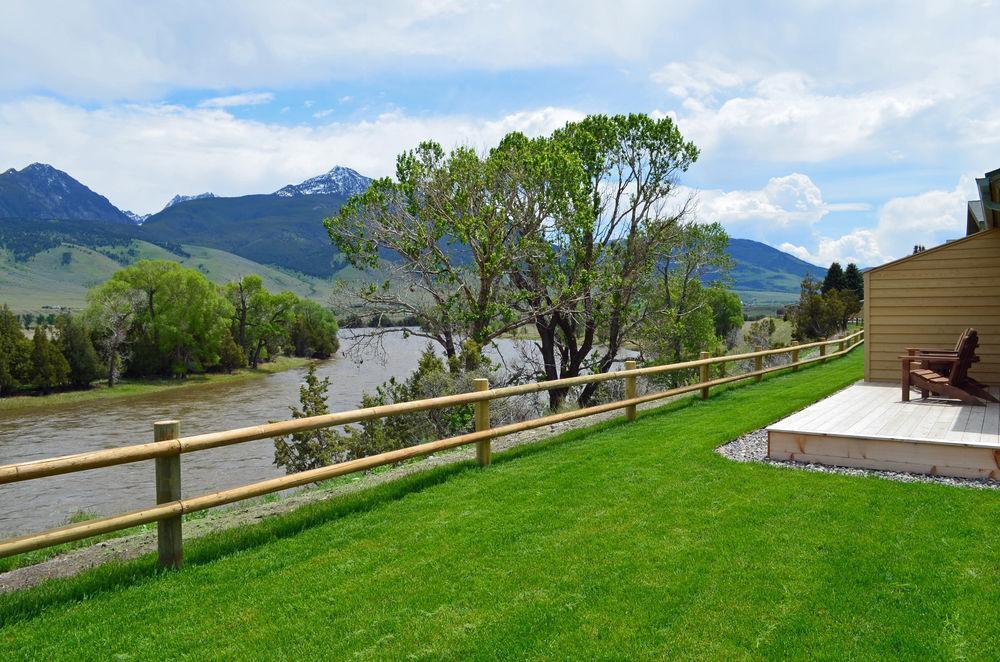 Yellowstone Valley Lodge, Ascend Hotel Collection Pray Exterior photo