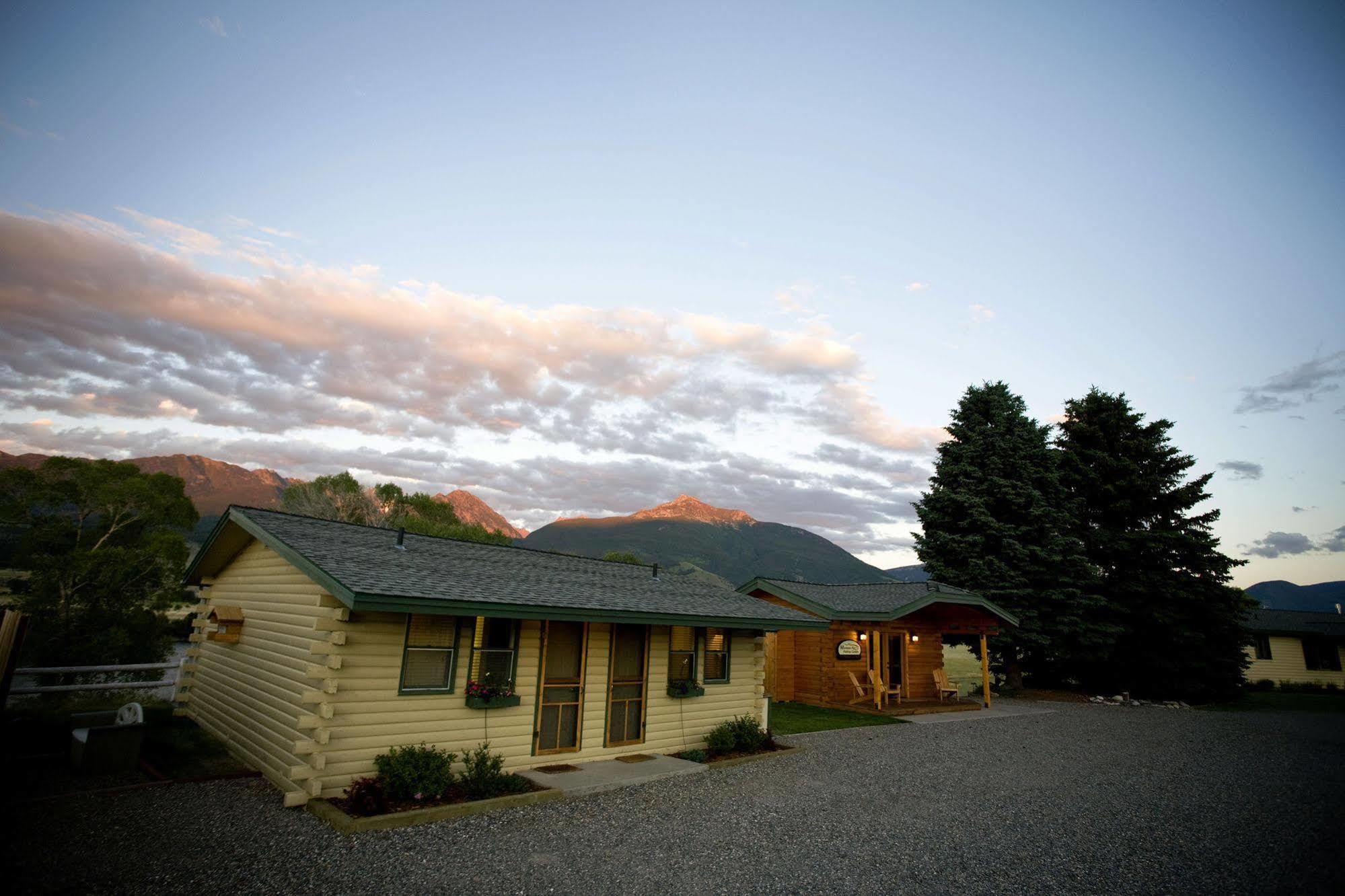 Yellowstone Valley Lodge, Ascend Hotel Collection Pray Exterior photo