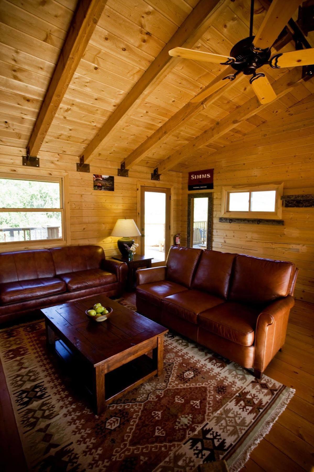 Yellowstone Valley Lodge, Ascend Hotel Collection Pray Exterior photo